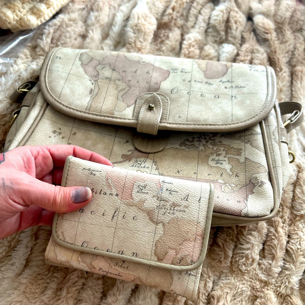 This is a vintage never used purse with matching wallet